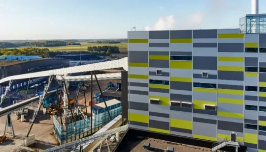 Vy över energianläggning vid kraftvärmeverk i Västerås.