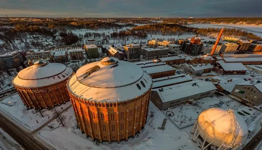 Flygvy över Gasklockorna i vintermiljö.