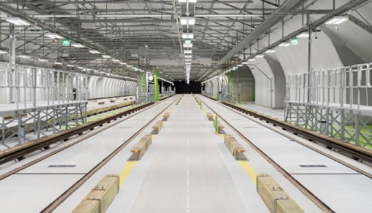 Vy av tunnelbanedepå i Stockholm.